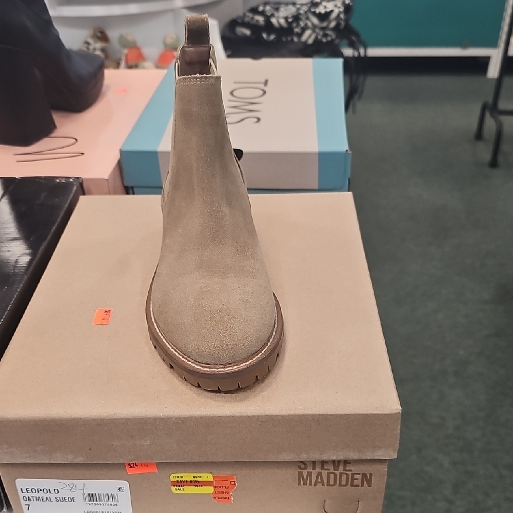 Steve Madden Oatmeal Suede Boots